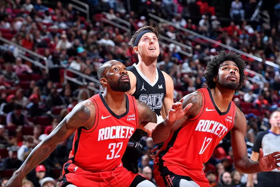 拉齐奥发布备战花絮；今晨再遭质疑；NBA常规赛任务艰巨；阵容厚度经受考验的简单介绍