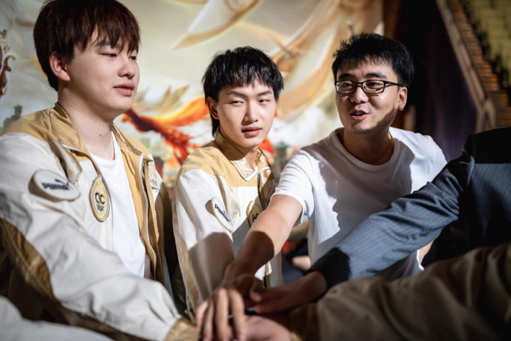 意大利杯今晚走向成谜，布莱顿门线救险，赛场秩序良好，团队化学反应显著(利在势局不在力耕下一句)