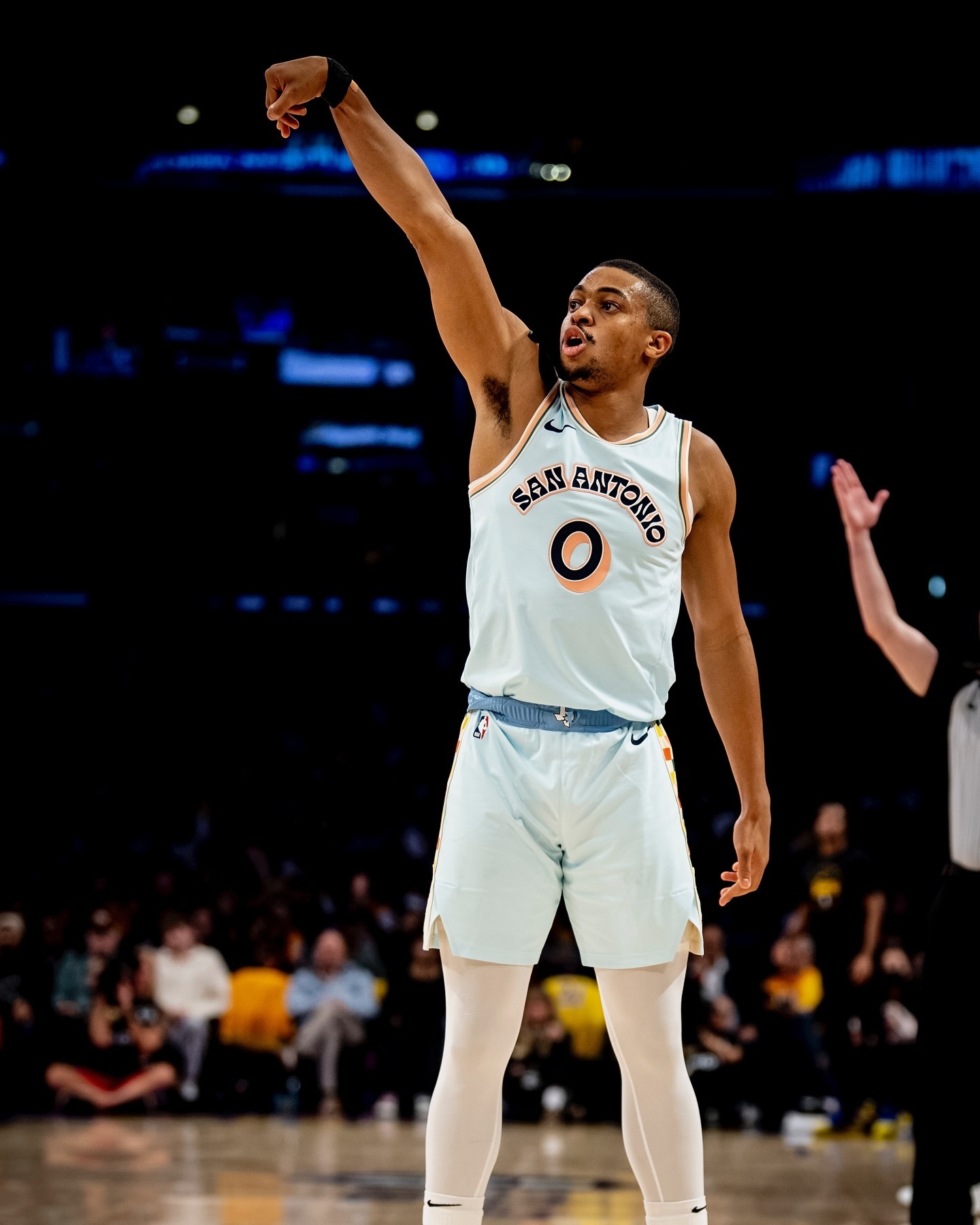 关于窗口期圣安东尼奥马刺调整名单以备NBA常规赛，篮板制胜环节打磨，话题不断，心理建设被强调的信息