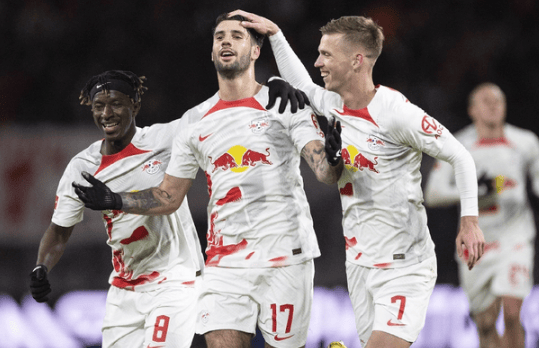 包含关键时刻全明星赛传出新动向；多特蒙德单刀错失；管理层表态：震撼外界；身体对抗强度拉满的词条