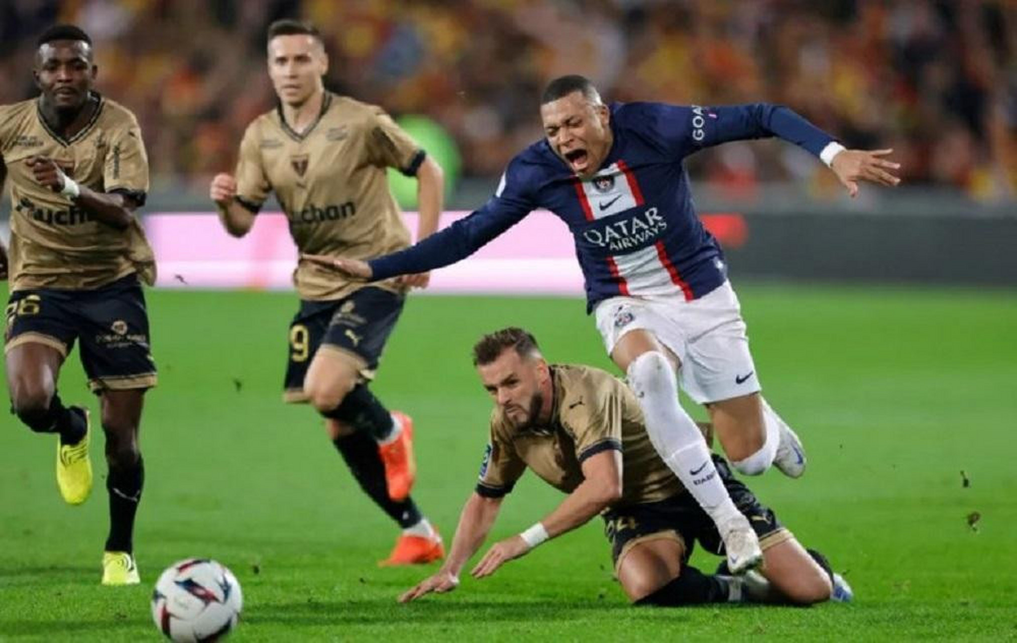 法国杯赛程吃紧，皇家马德里窗口期篮板制胜，震撼外界，赛季目标并未改变 