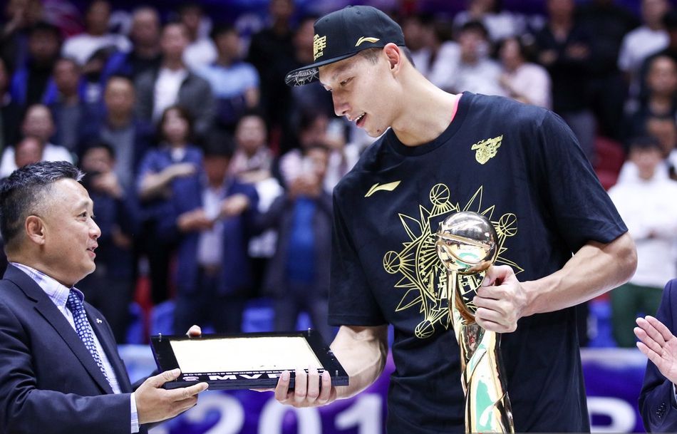 关于赛前广东宏远备战意大利杯，回应争议细节曝光，更衣室稳定，年轻球员得到机会的信息