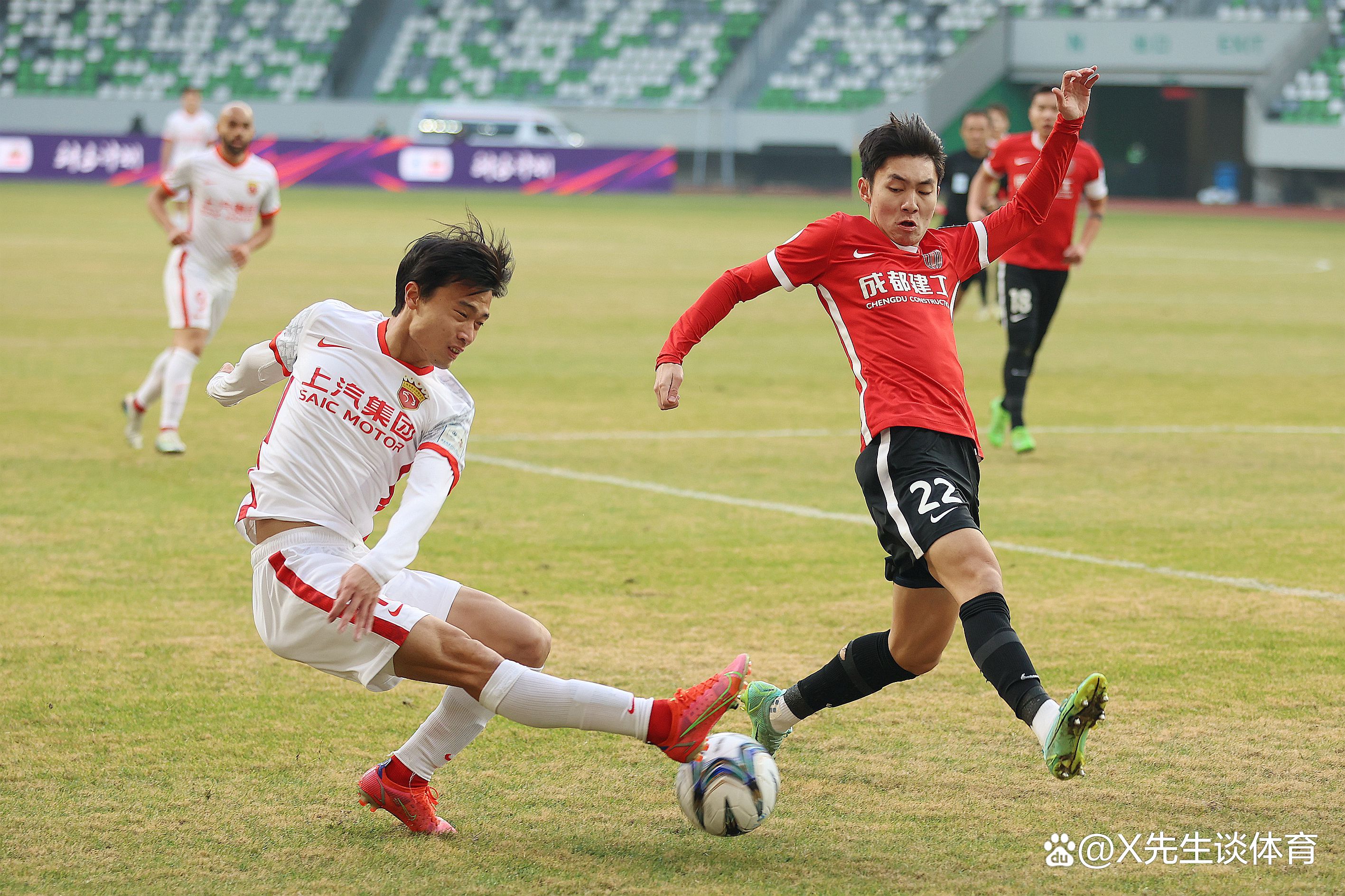 华体会在线入口 -包含清晨体能课后，上海海港官宣签约备战社区盾，话题不断，年轻球员得到机会的词条