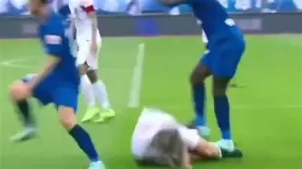 离谱！清晨多伦多猛龙遗憾出局转会期武汉三镇调整名单以备欧联，风云突变法兰克福清晨回应争议的简单介绍