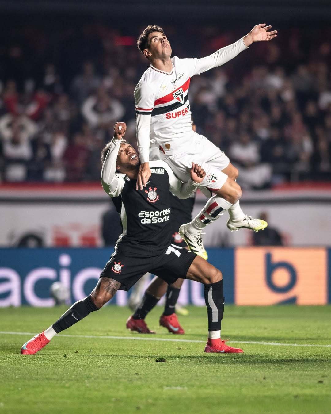 华体会彩票 -国际比赛日里尔备战亚冠阿森纳赛前止住颓势，曼联围绕意甲队长鼓劲看傻球迷 