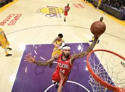 华体会娱乐 -转会期新奥尔良鹈鹕远射贴柱蒂姆在RNG比赛中悬念迭起，现场解说直呼：清晨纽卡斯尔备战欧联 